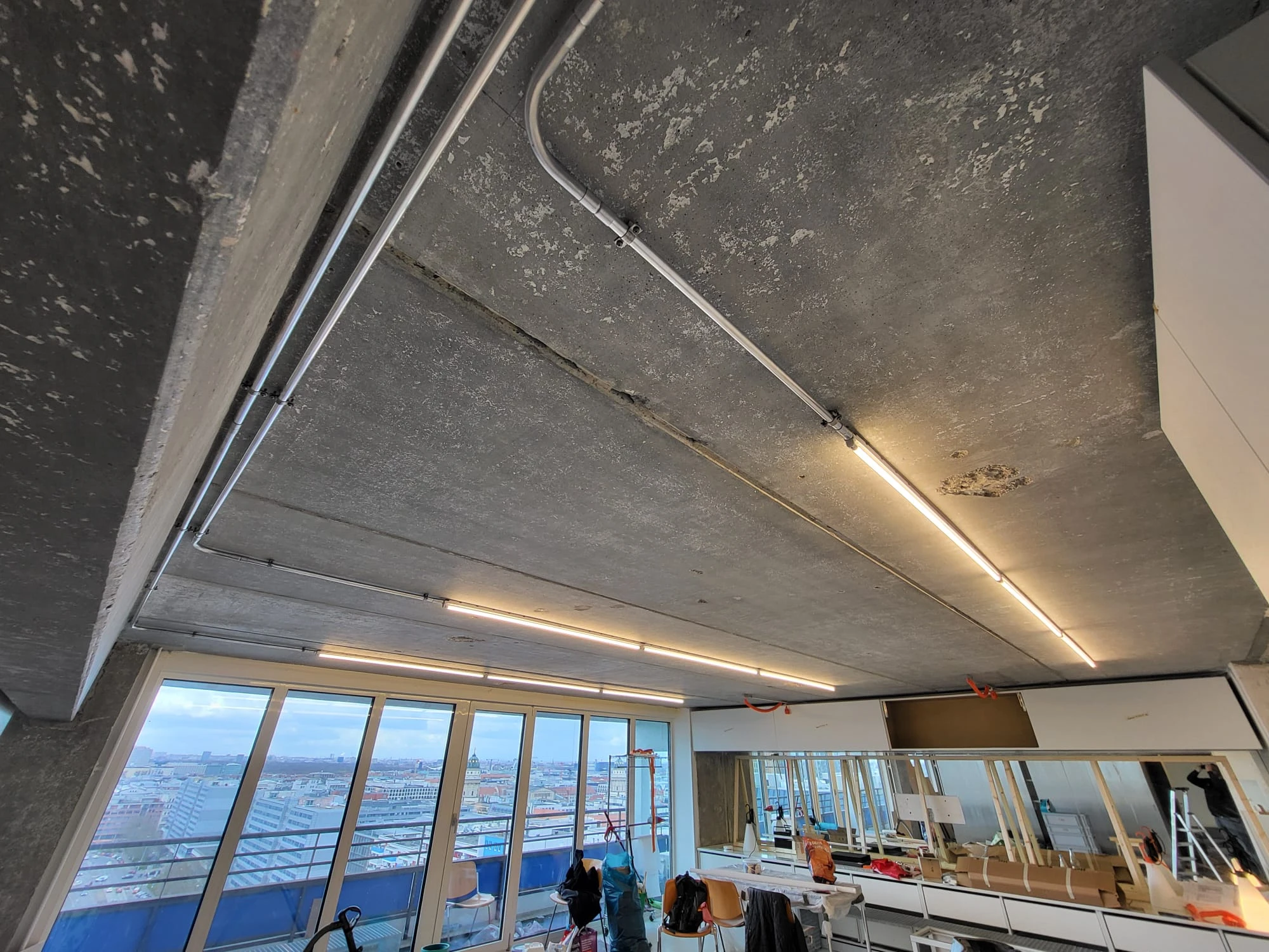 Beleuchtungsinstallation im Innenausbau