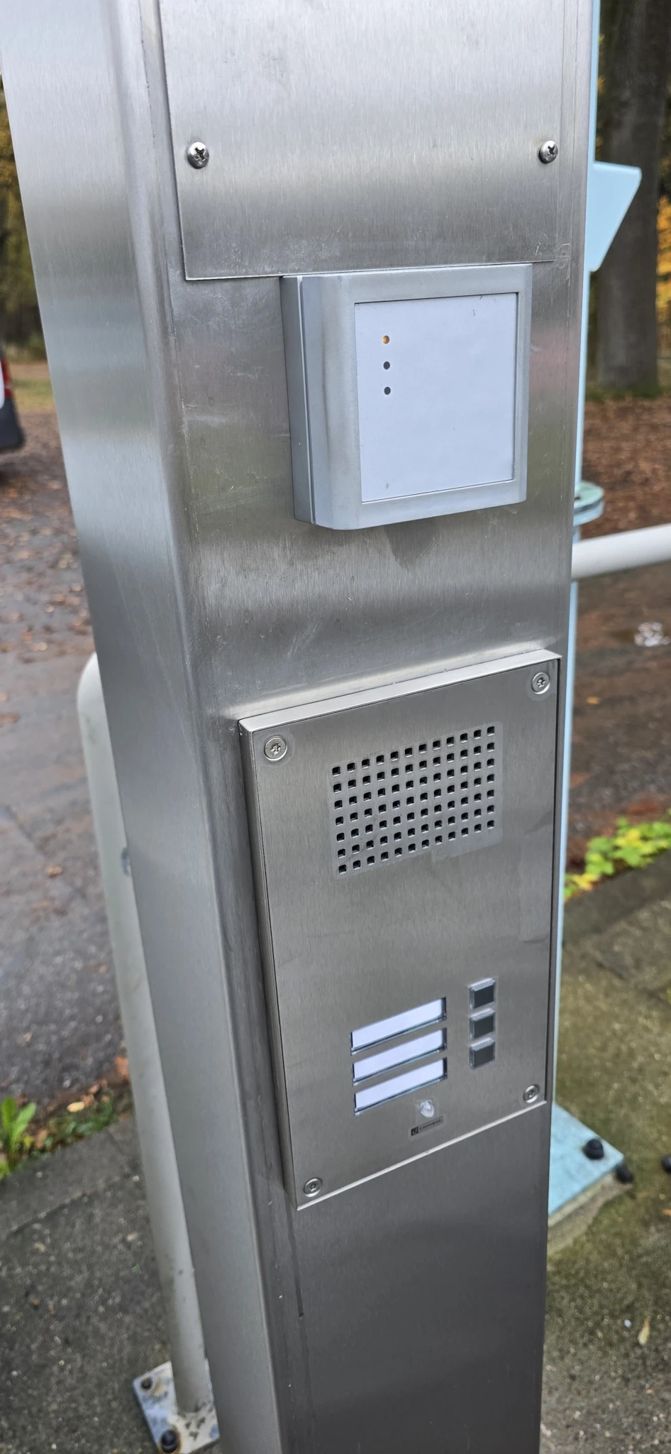 Sprechstelle mit Zutrittskontrolle