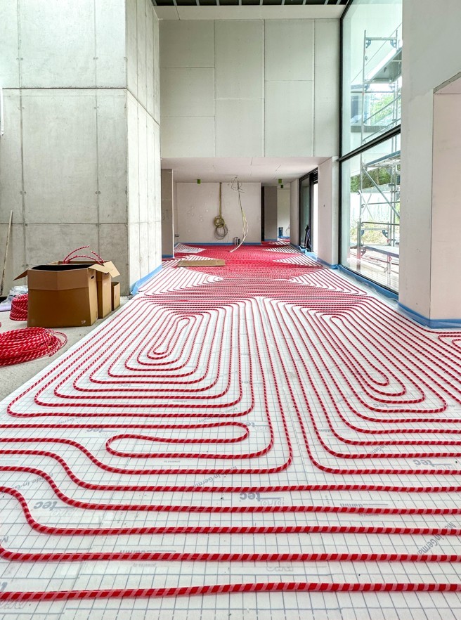 Hochwertige Verlegung der Fußbodenheizkreise im Neubau