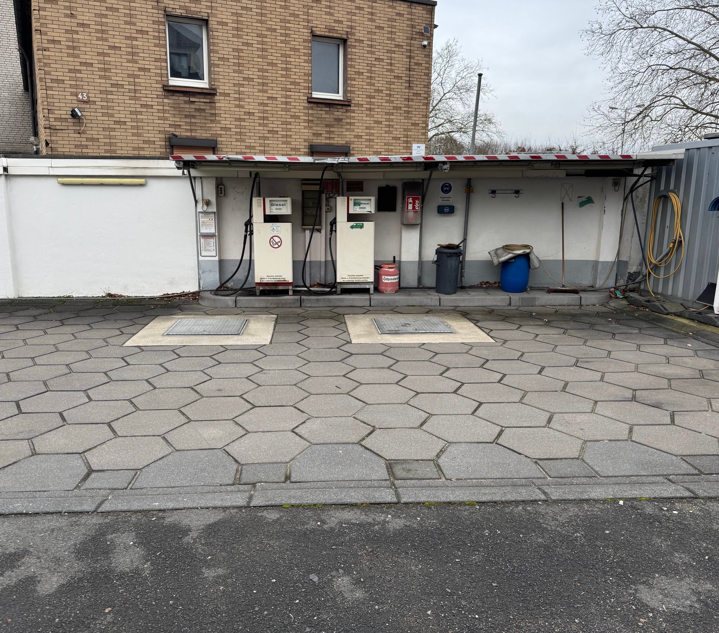 Volltanken direkt bei uns auf dem Hof - Boxenstopp ohne Umwege 