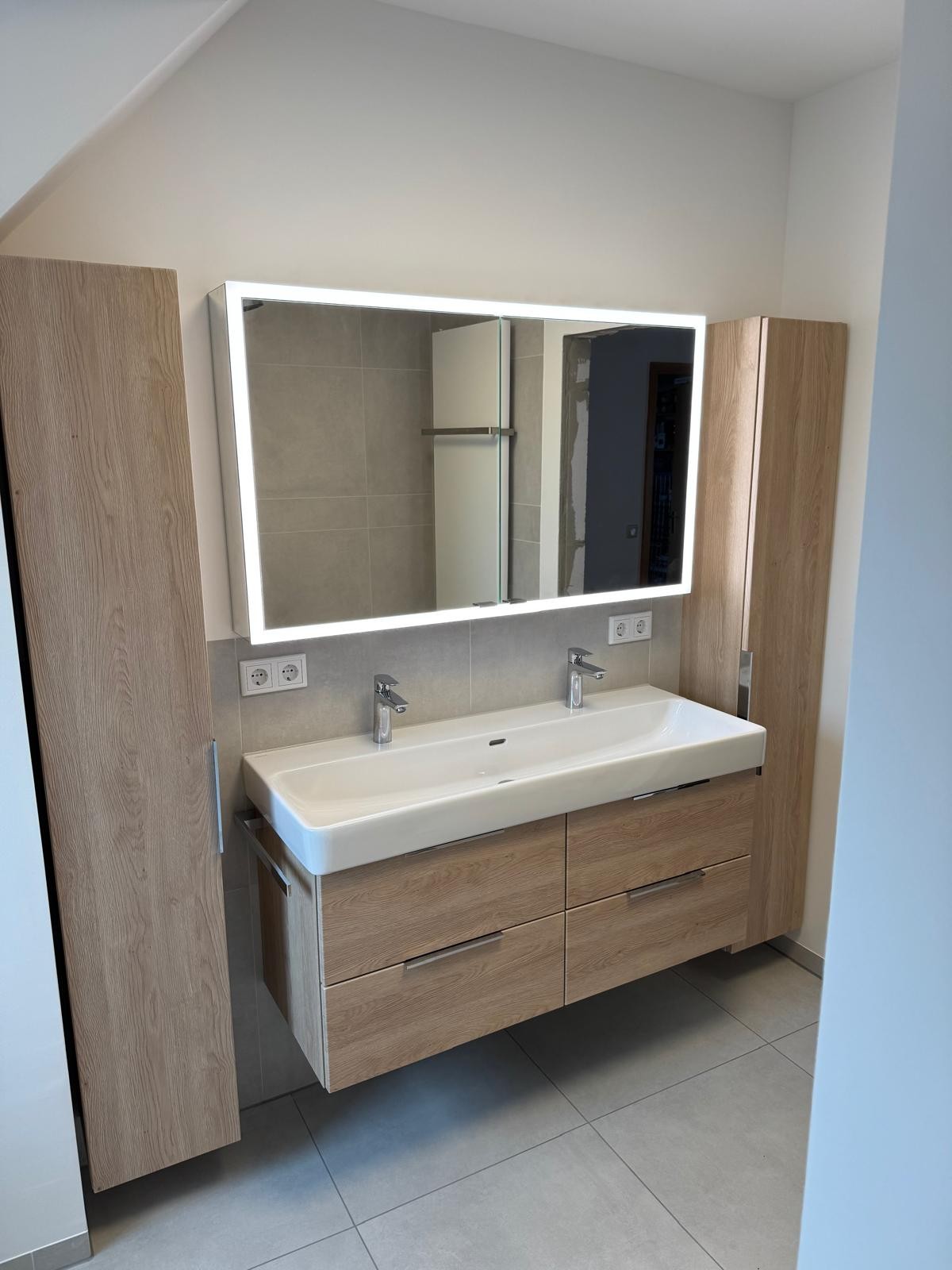 Moderner Look und durchdachte Funktion. Ein weiteres Bad aus Meisterhand.