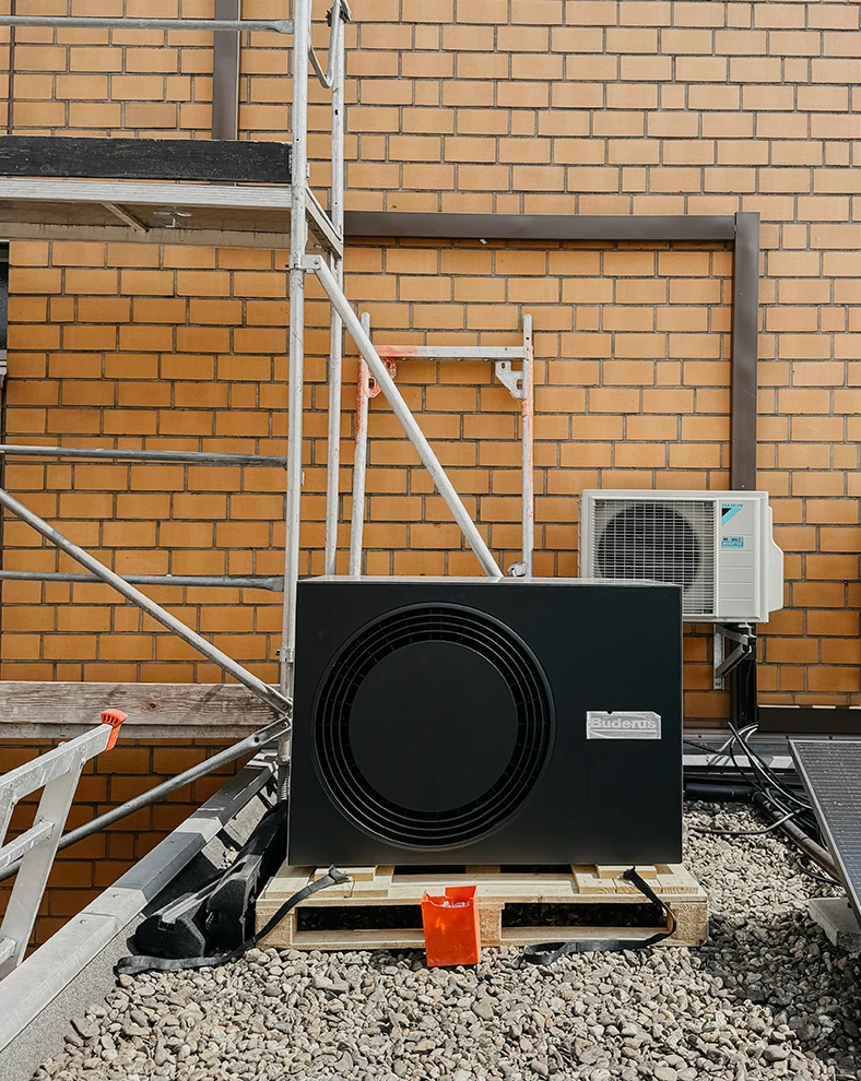 5 kW Buderus Luft/Wasser-Wärmepumpe