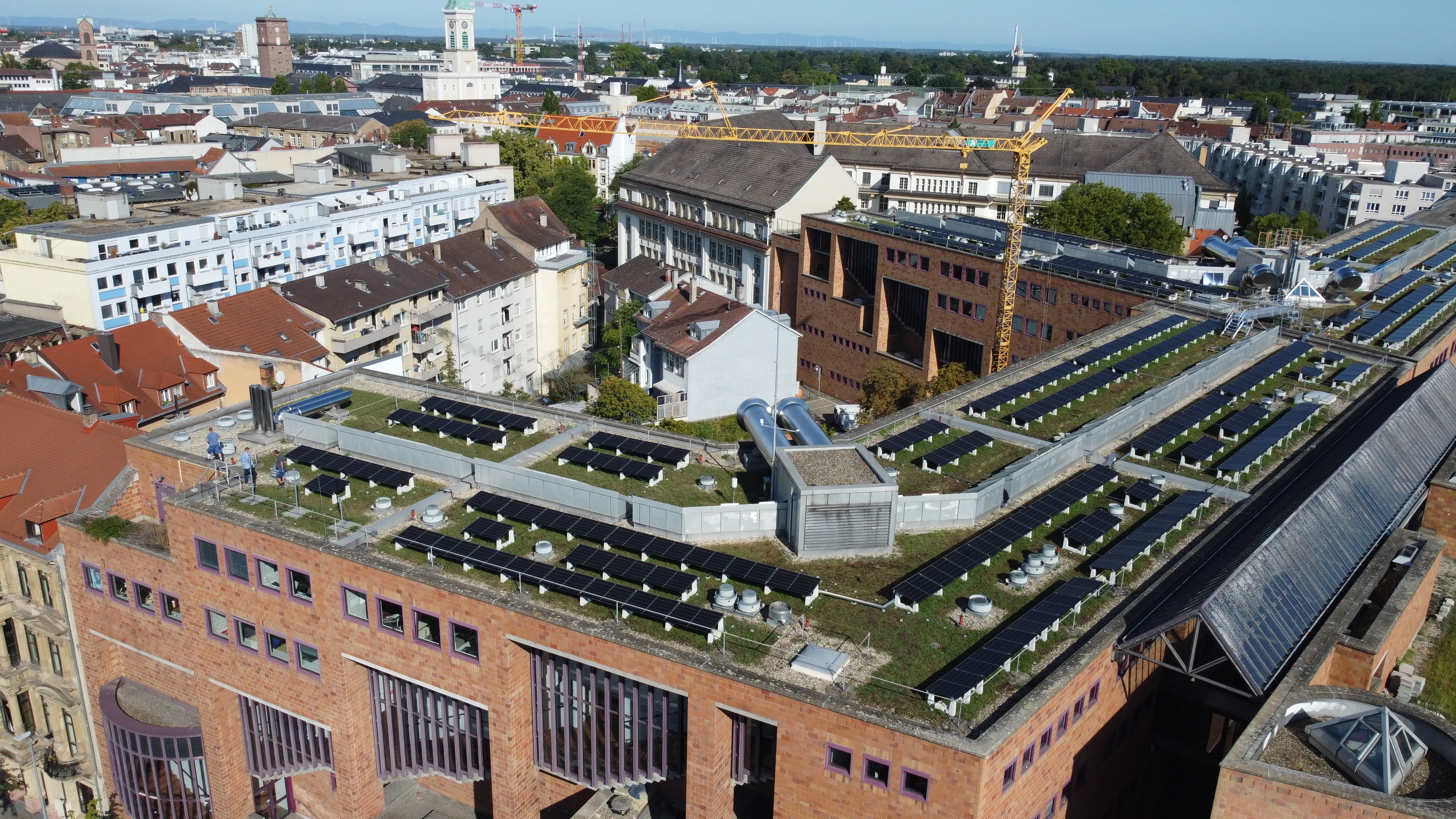 PV auf Schule in Karlsruhe