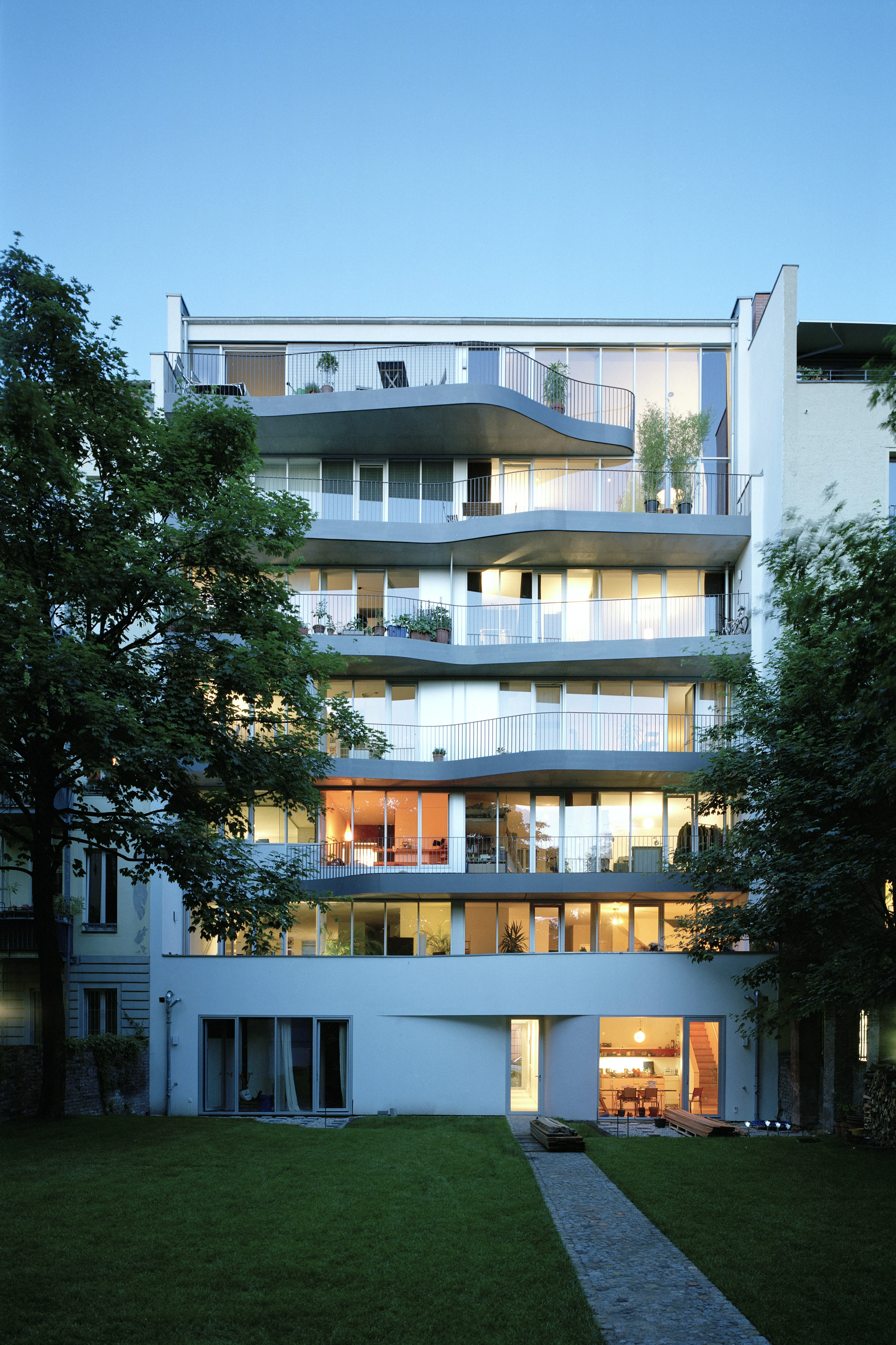 Modernes Mehrfamilienhaus