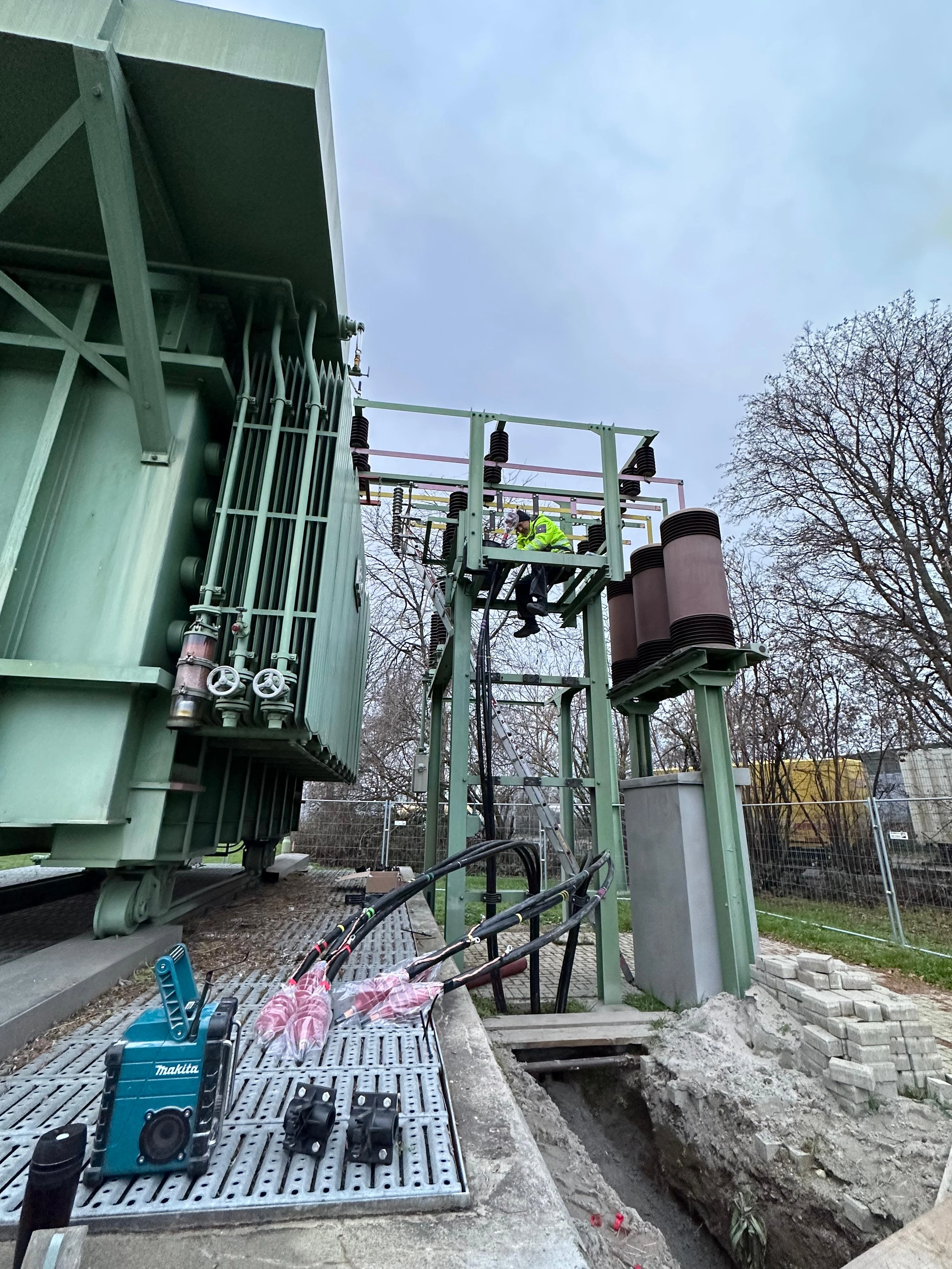 Montage in Umspannwerken