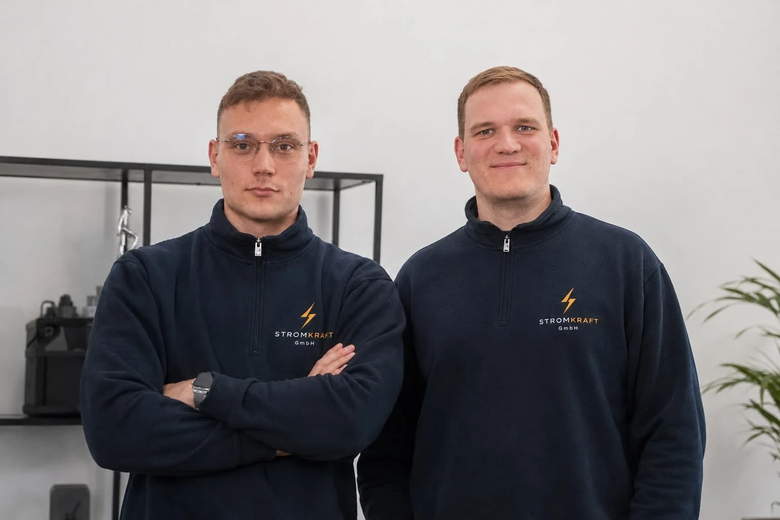 Links - Tim Lengowski (Geschäftsführer) , rechts - Erik Oltersdorff (Elektromeister)