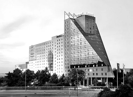 ESTREL HOTEL BERLIN