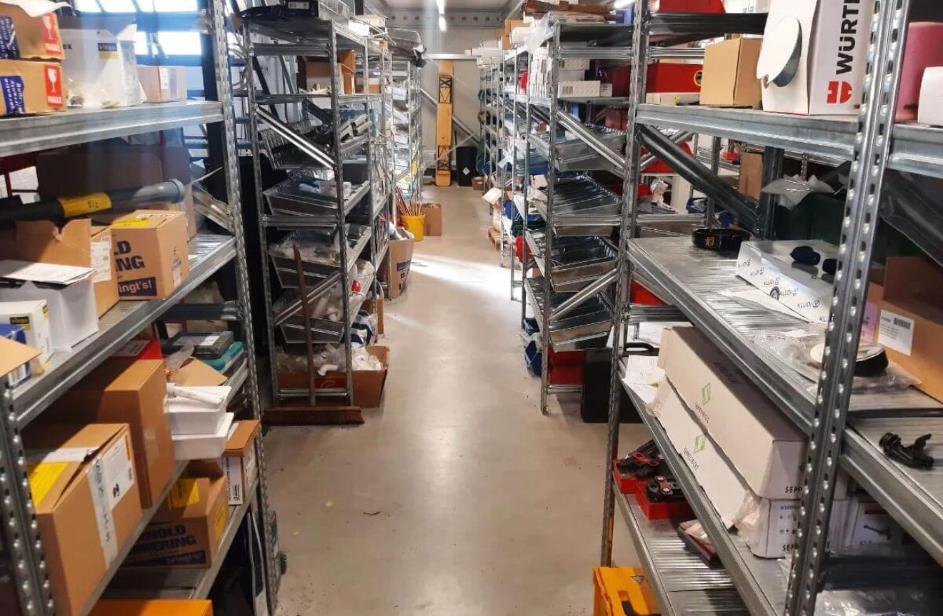 Unser Lager – Material direkt vor Ort