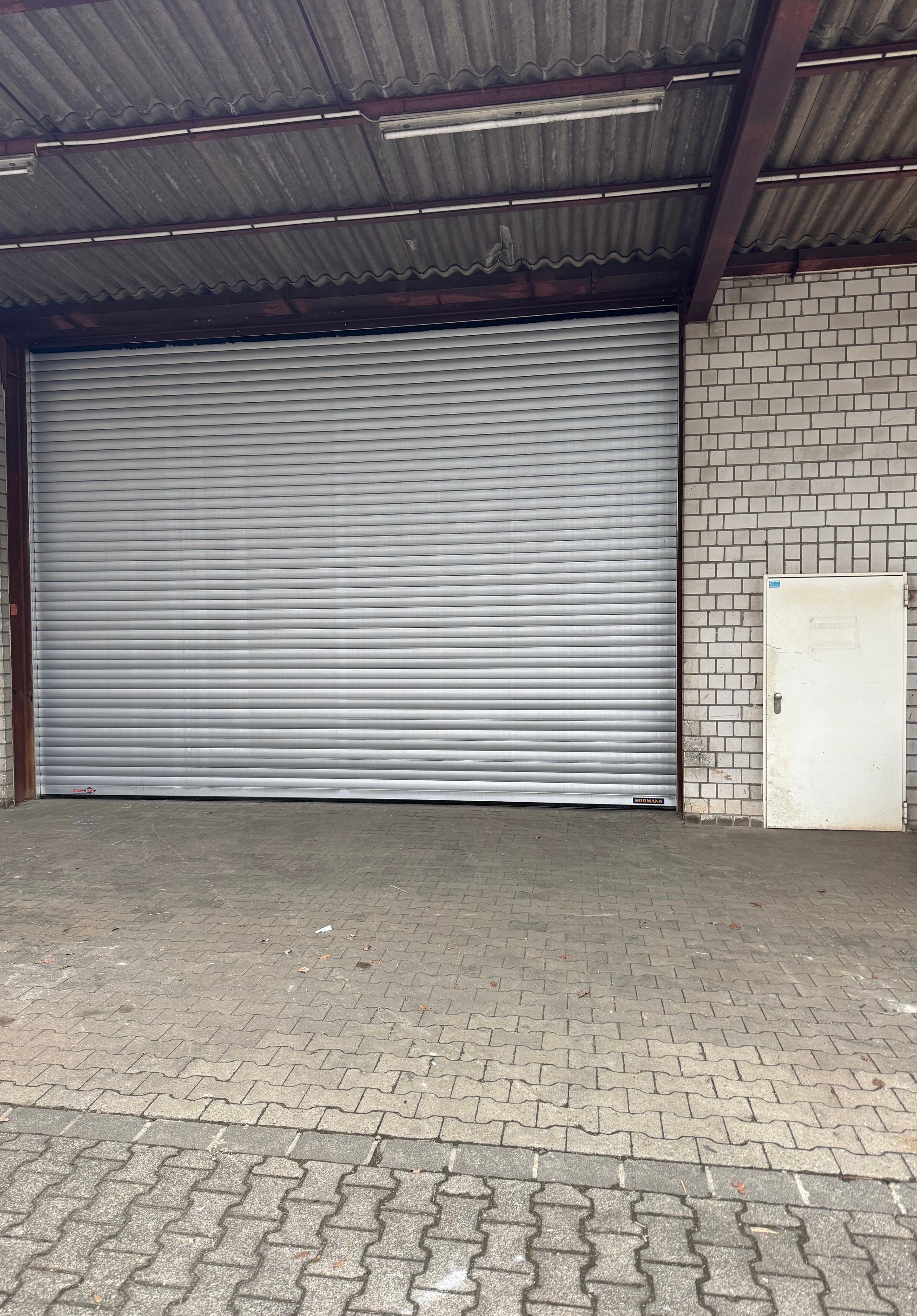 Alles an einem Ort: Unser Materiallager direkt auf dem Betriebshof 