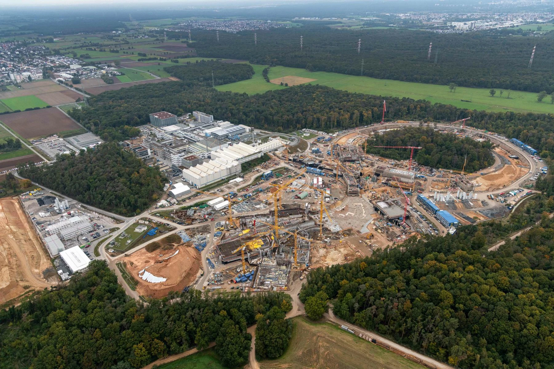 GA-tec rüstet Forschungsgroßprojekt mit Elektrotechnik aus