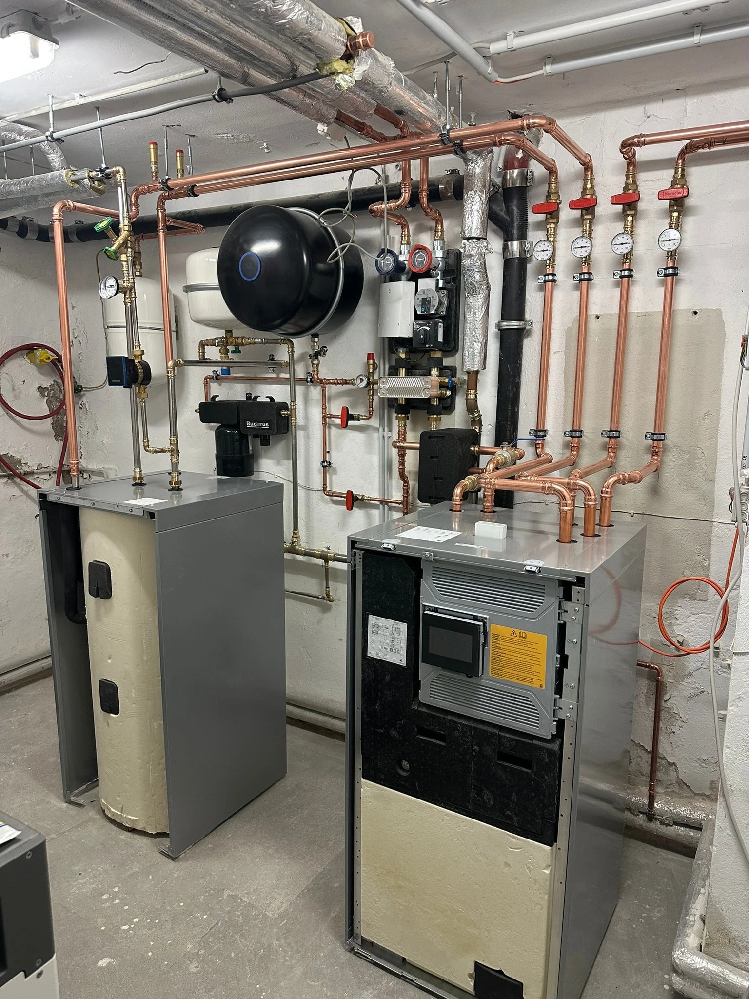 So sieht eine Wärmepumpe - Installation bei uns aus