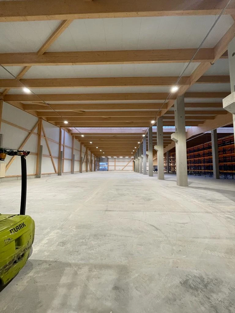 Beleuchtung Gewerbehalle